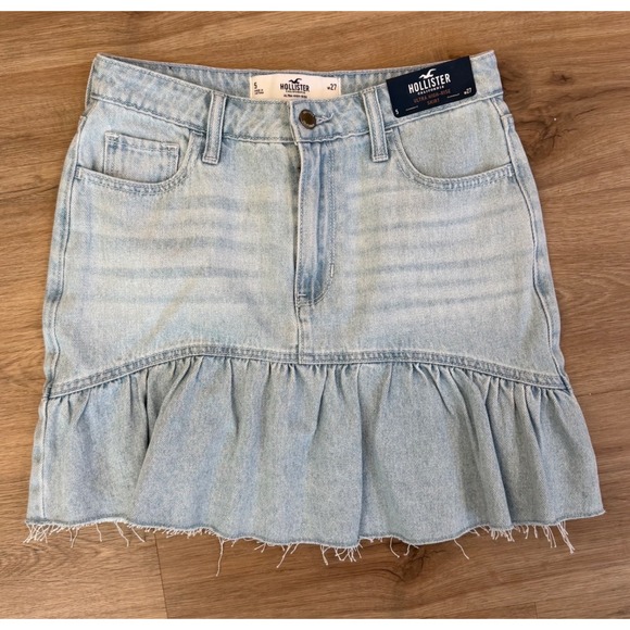 Hollister Dresses & Skirts - Hollister Ultra High-Rise Ruffle Denim Skirt Light Wash Raw Hem Size 5 W27 NWT
